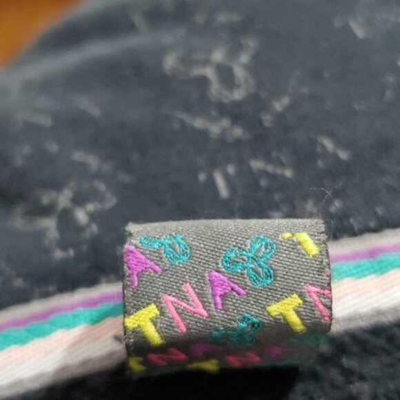 ARITZIA TNA- Vintage Logo Zip up Hoodie in black/grey - Picture 5 of 14